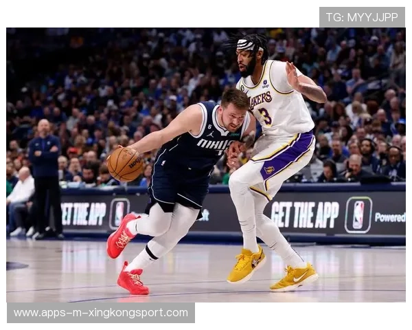 东契奇突破后抛投中，独行侠在主场笑到最后